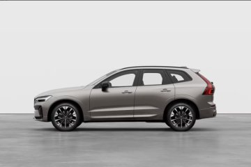 Volvo XC60 B5 AWD Ultra Dark od ręki