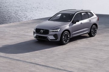 Volvo XC60 T6 Plug In Ultra Dark od ręki